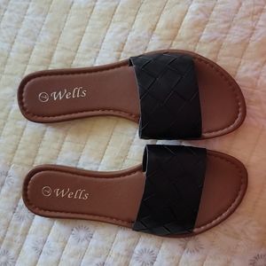 Wells Women Sandals